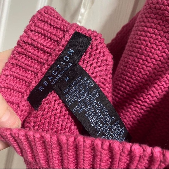 212- Reaction Kenneth Cole knit sweater - Picture 4 of 4